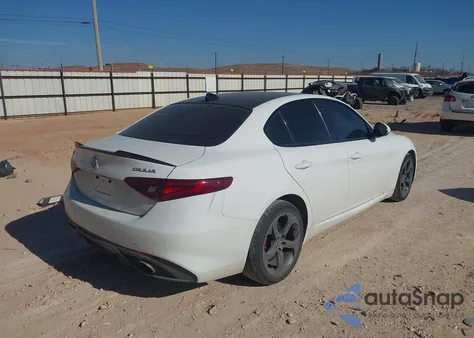 2018 Alfa Romeo Giulia Awd z USA, uszkodzony, nr VIN ZARFAEDN2J7592610